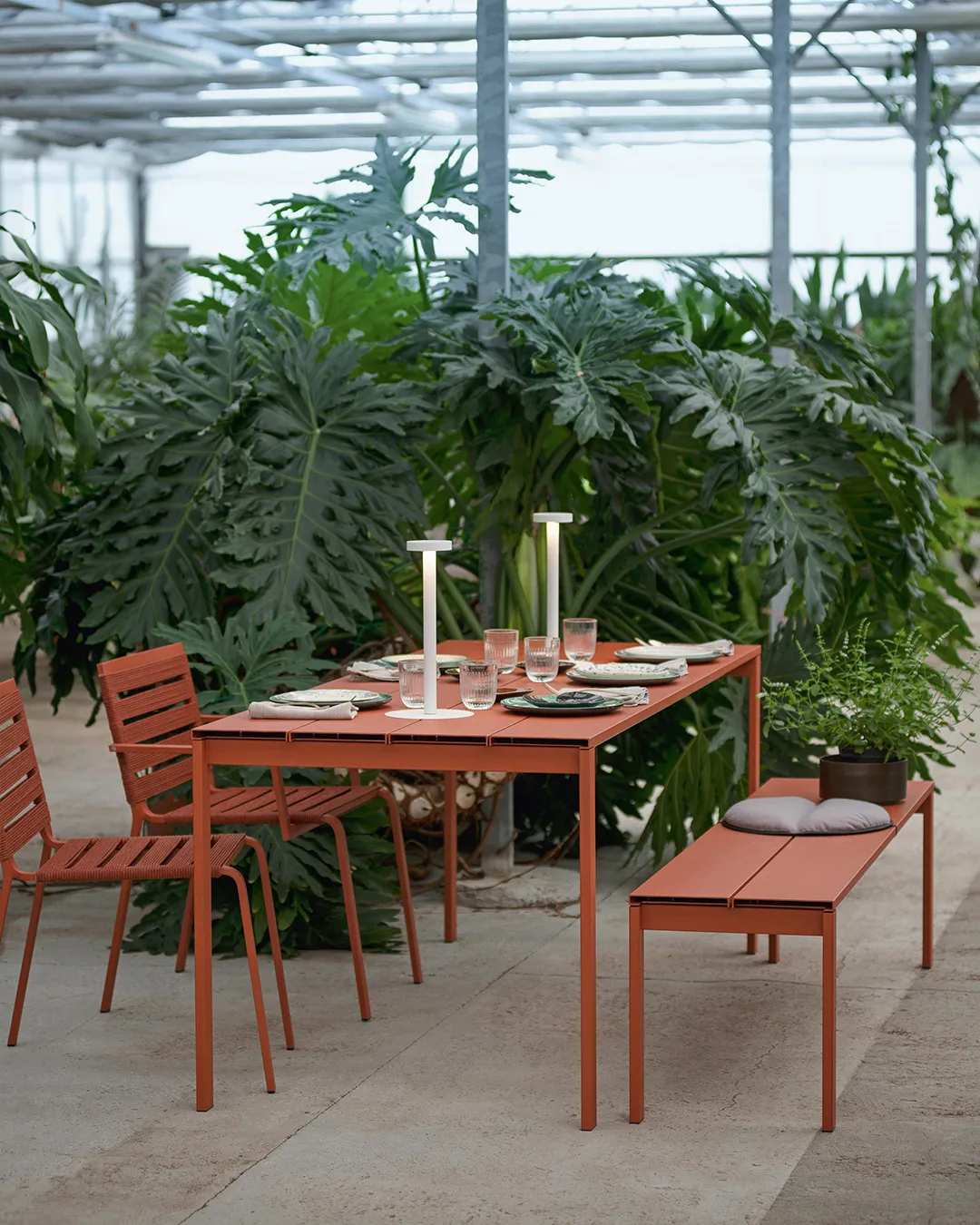 Kristalia Outdoor Tisch BE-EASY slatted Aluminium Kristalia Outdoor Tisch BE-EASY slatted Aluminium