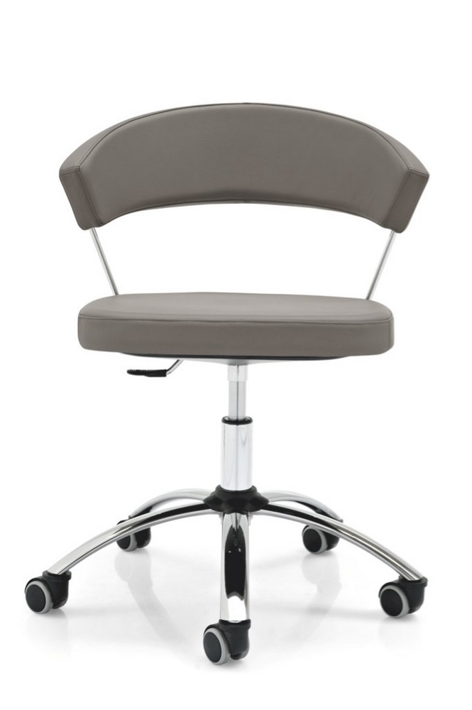 newyork_cs624-gu_aja_front_calligaris_brostuhl_ungewohnt