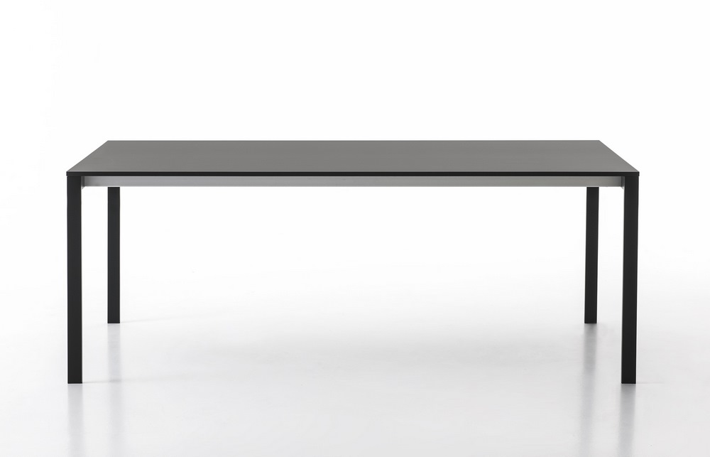 be_easy_2_kristalia_tisch_ungewohnt be_easy_2_kristalia_tisch_ungewohnt