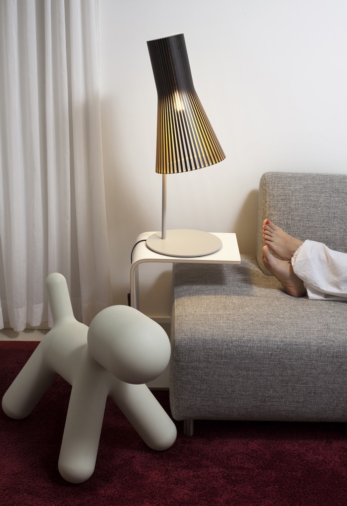 secto_design_secto_4220_tvroom_toes_ungewohnt(1)