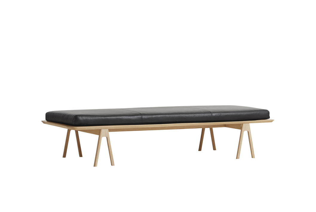 101022_level_daybed_black_oak_exposed