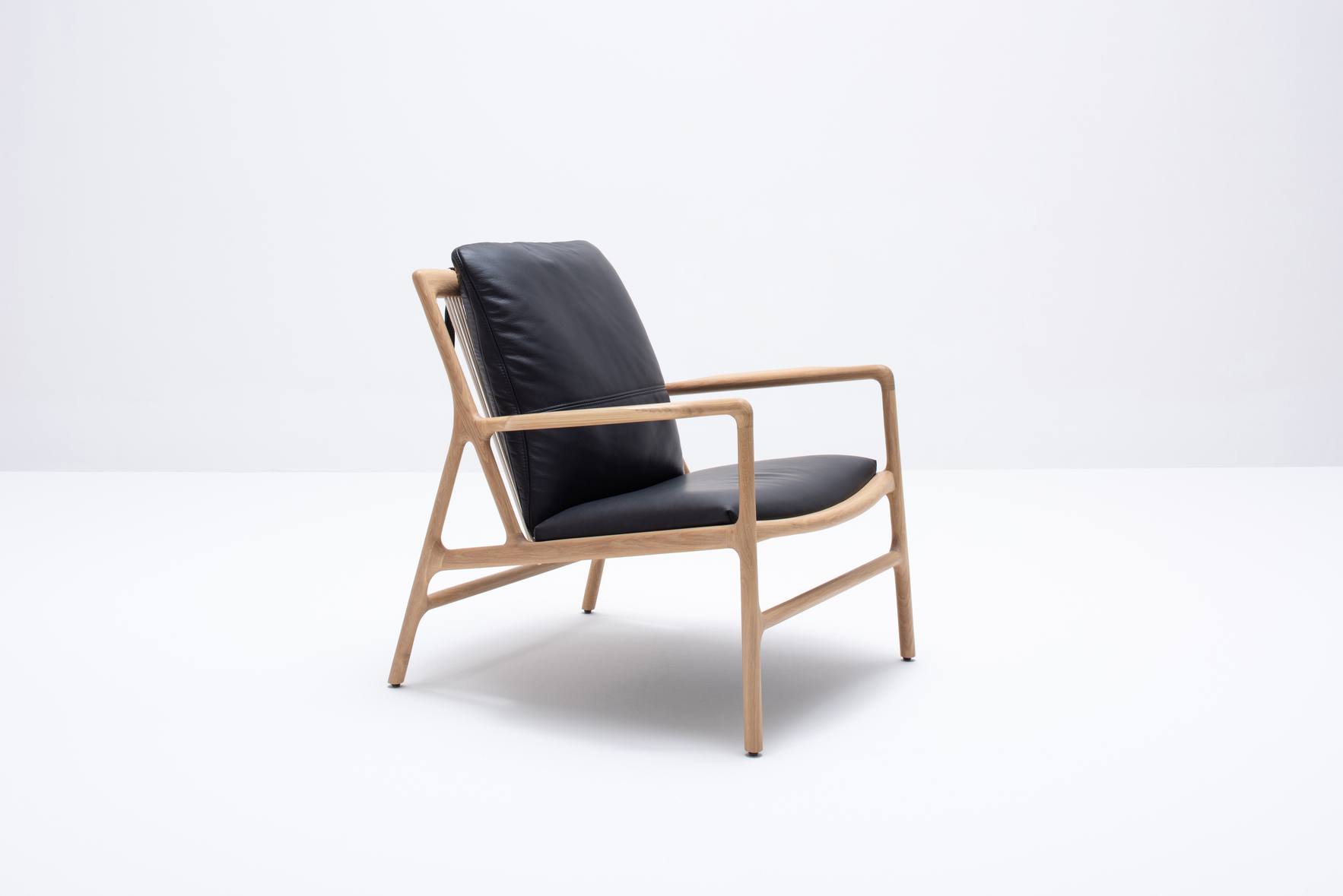dedo-easy-chair-oak-white-1015-dakar-leather-black-0500-2-gazzda dedo-easy-chair-oak-white-1015-dakar-leather-black-0500-2-gazzda