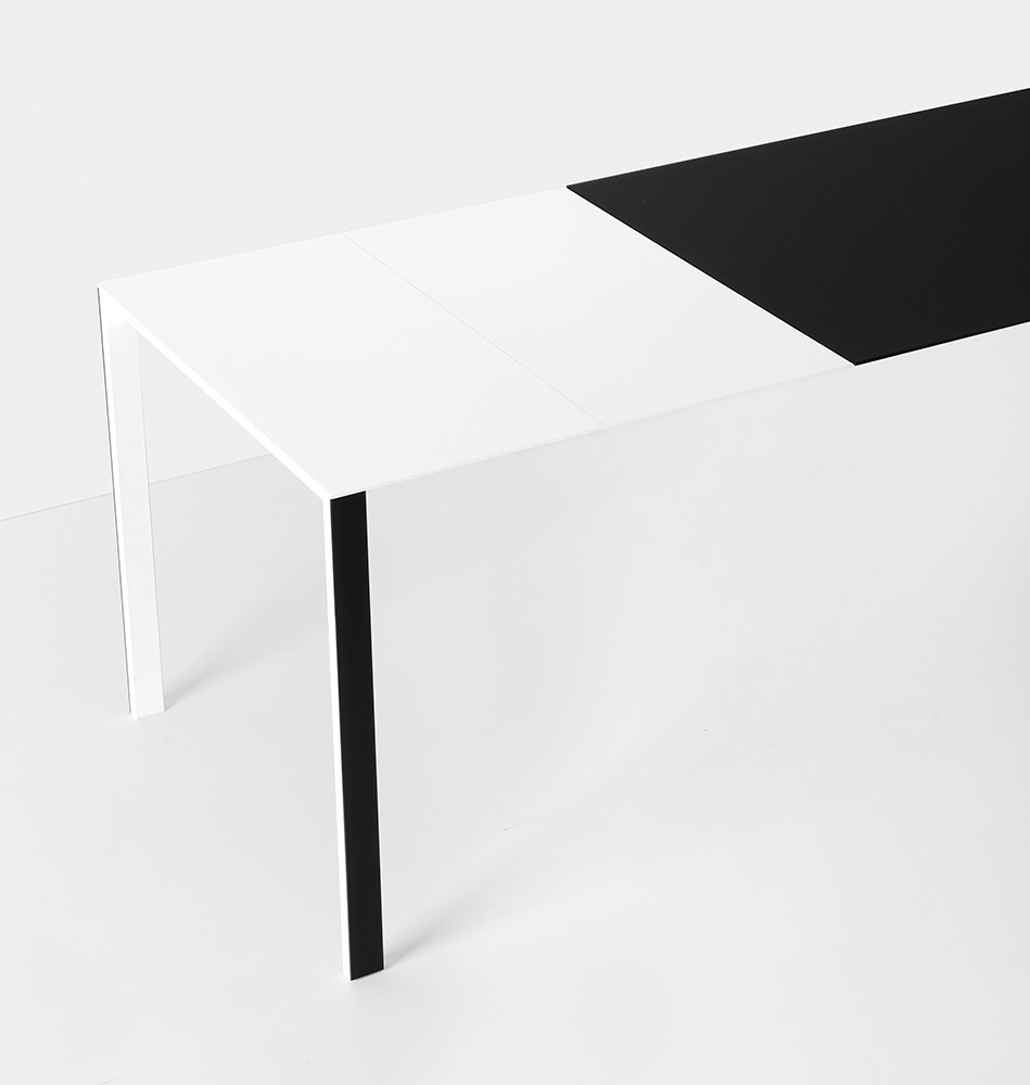 kristalia-esstisch-thin-k-aluminium-schwarz-weiss2
