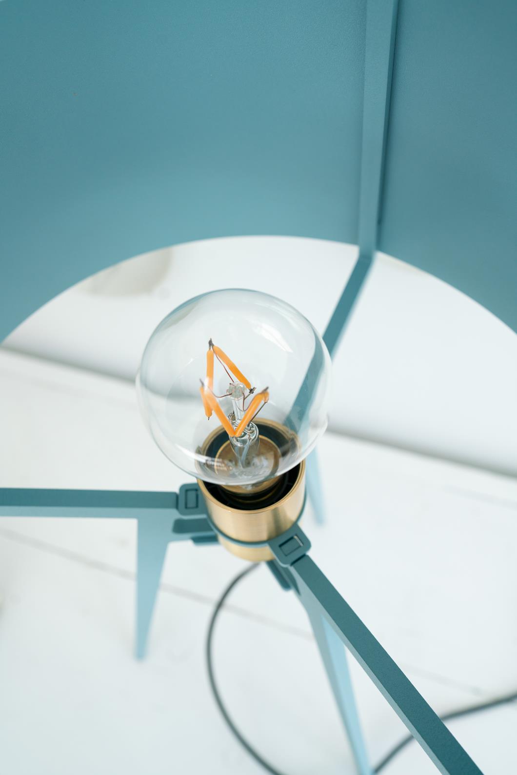 7-tonone-bella-table-ice-blue-1060x1589-small 7-tonone-bella-table-ice-blue-1060x1589-small