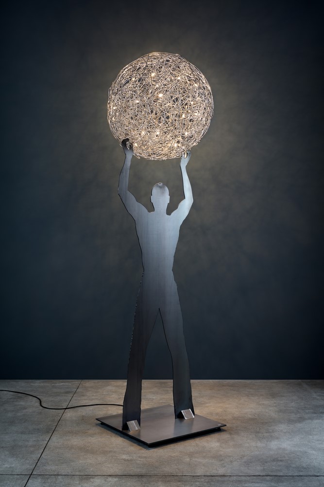 uomo-della-luce-xxl-on uomo-della-luce-xxl-on