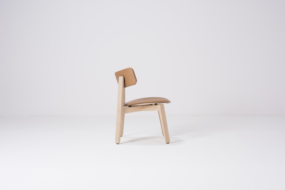 mq-st-nora-lounge-chair-60x73-56-oak-white-1015-dakar-leather-nature-4311-3_gazzda_noralounge