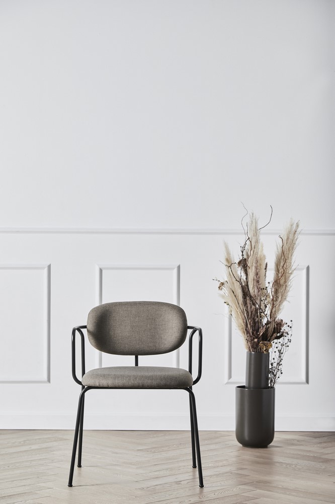 woud_lifestyle_2021_ss21_frame_amel_1_woud_frame woud_lifestyle_2021_ss21_frame_amel_1_woud_frame