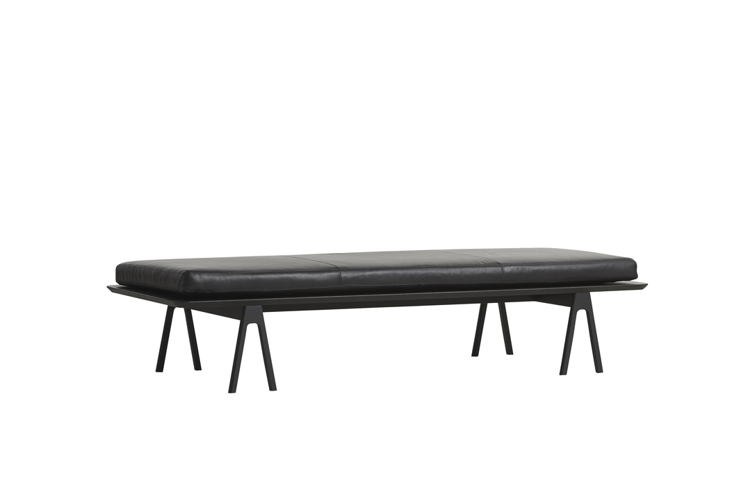 101021_level_daybed_black_black_1_exposed 101021_level_daybed_black_black_1_exposed