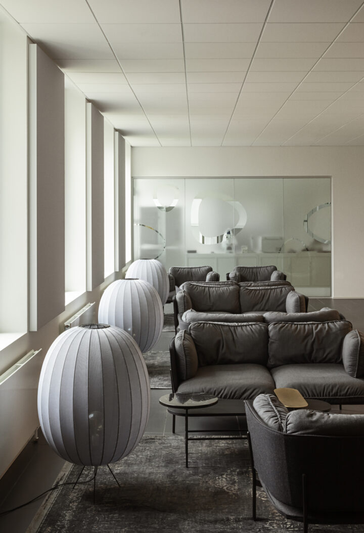 made-by-hand_knit-wit_floor-lamp_o65cm_silver_novozymes-720x1054