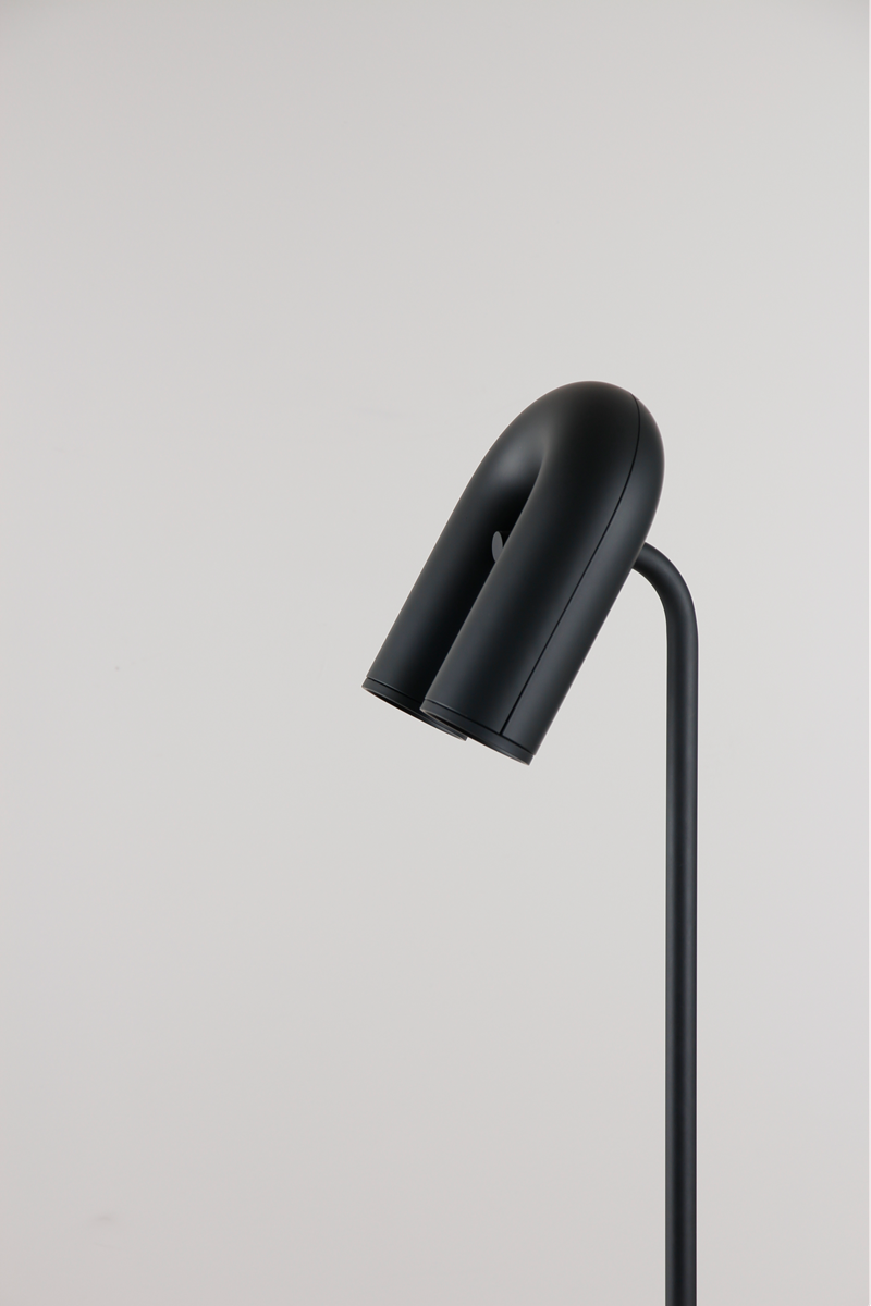 cirkus-floorstand-b05-800x1200-small cirkus-floorstand-b05-800x1200-small