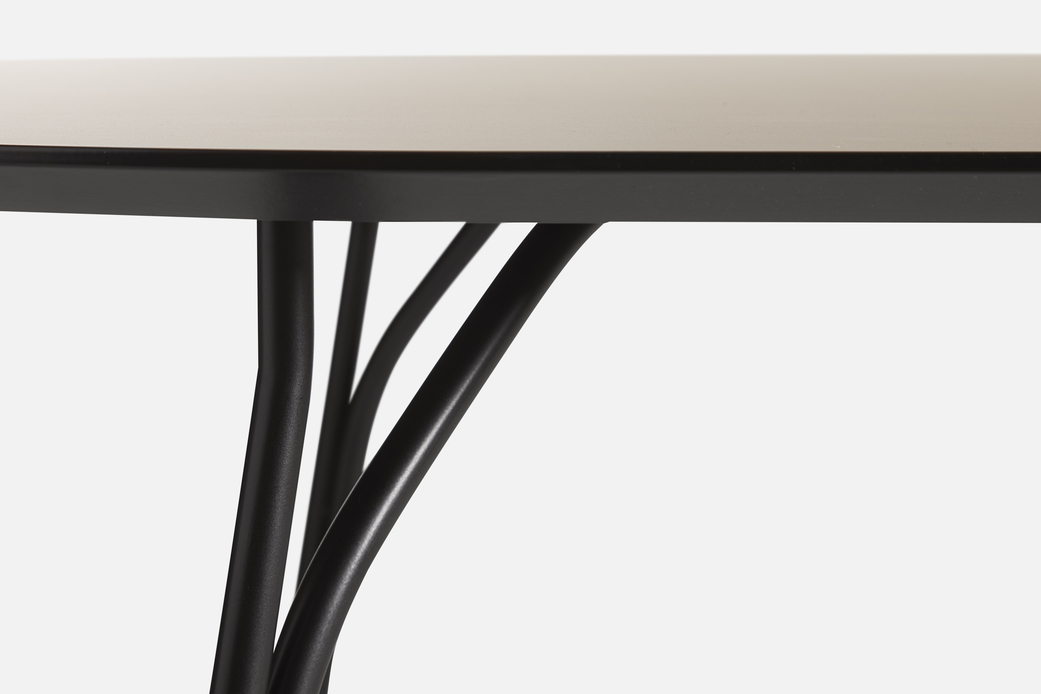 woud_tree_dining_table_beige_black woud_tree_dining_table_beige_black