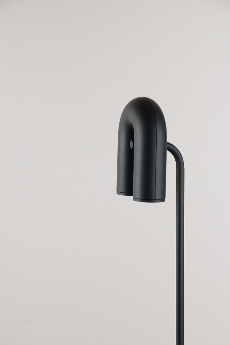 cirkus-floorstand-b04-800x1200-small cirkus-floorstand-b04-800x1200-small