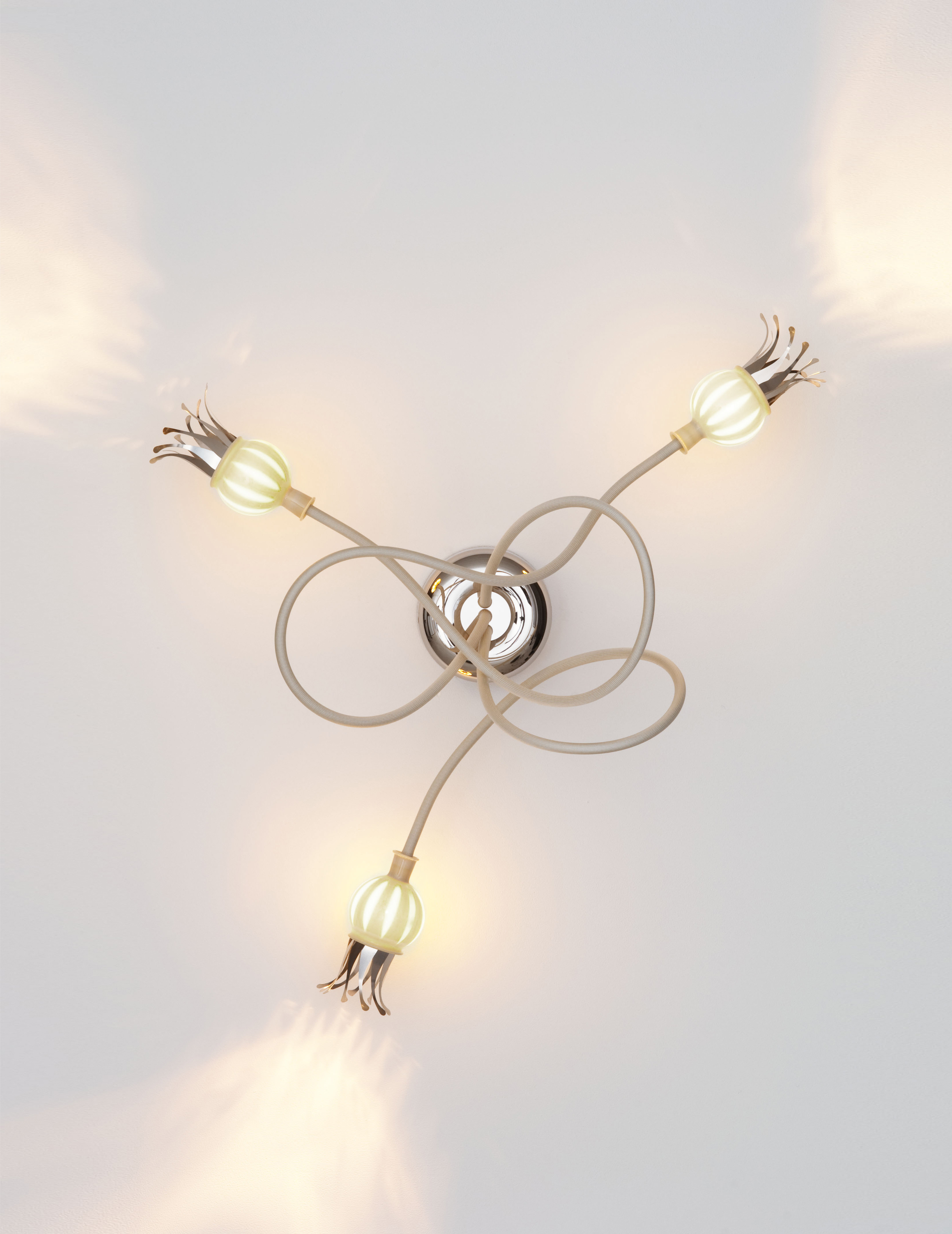 09_poppy_w_3-arms_ceramic_beige_rgb_72dpi_cl