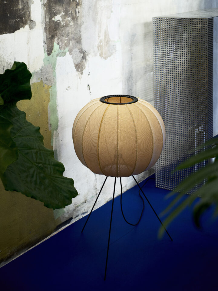 made-by-hand_knit-wit_floor-lamp-medium_o45cm_sunrise_lifestyle-720x960