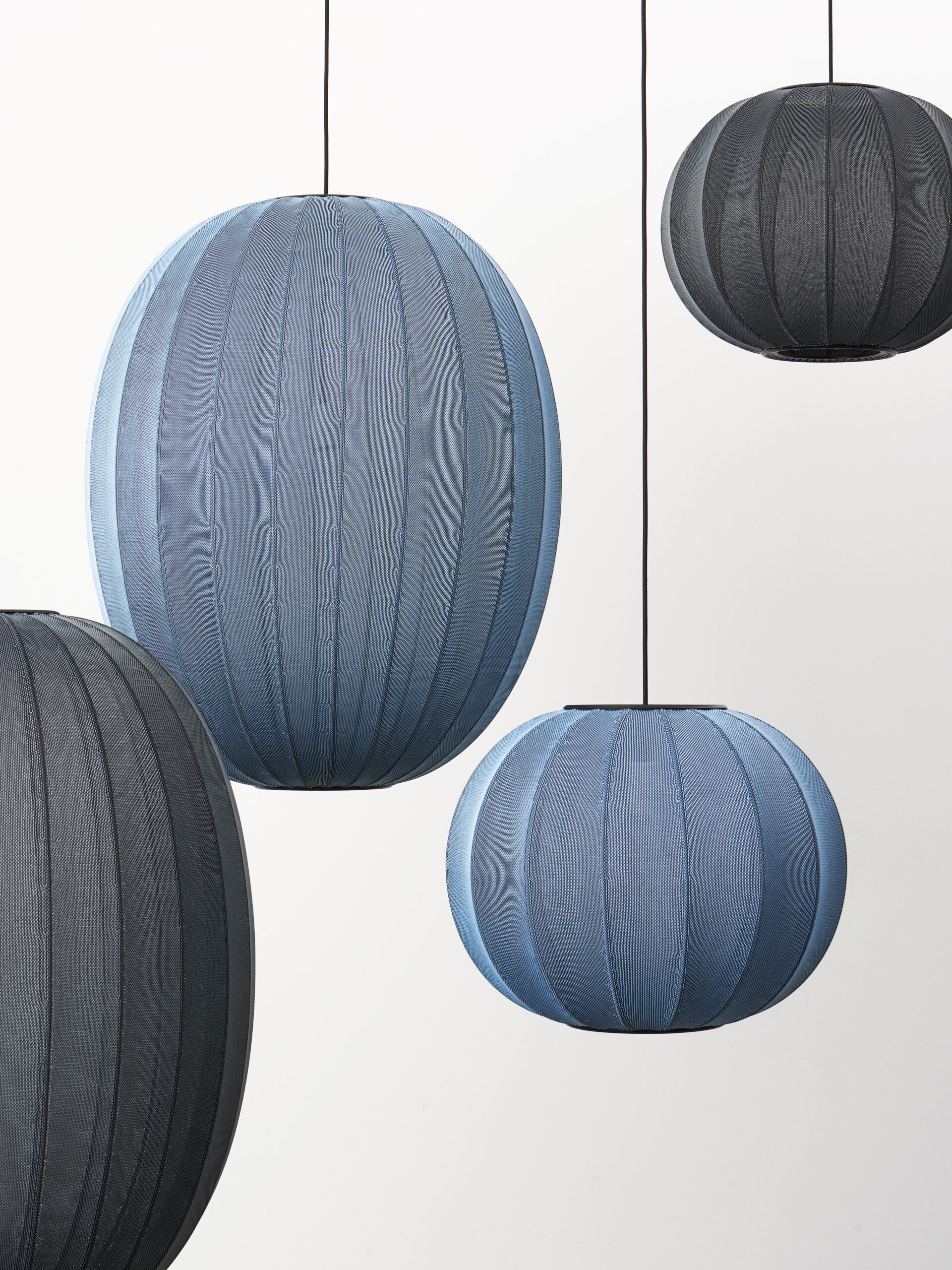 made-by-hand_knit-wit_pendant_o45cm_o65cm_black_blue-stone-scaled made-by-hand_knit-wit_pendant_o45cm_o65cm_black_blue-stone-scaled