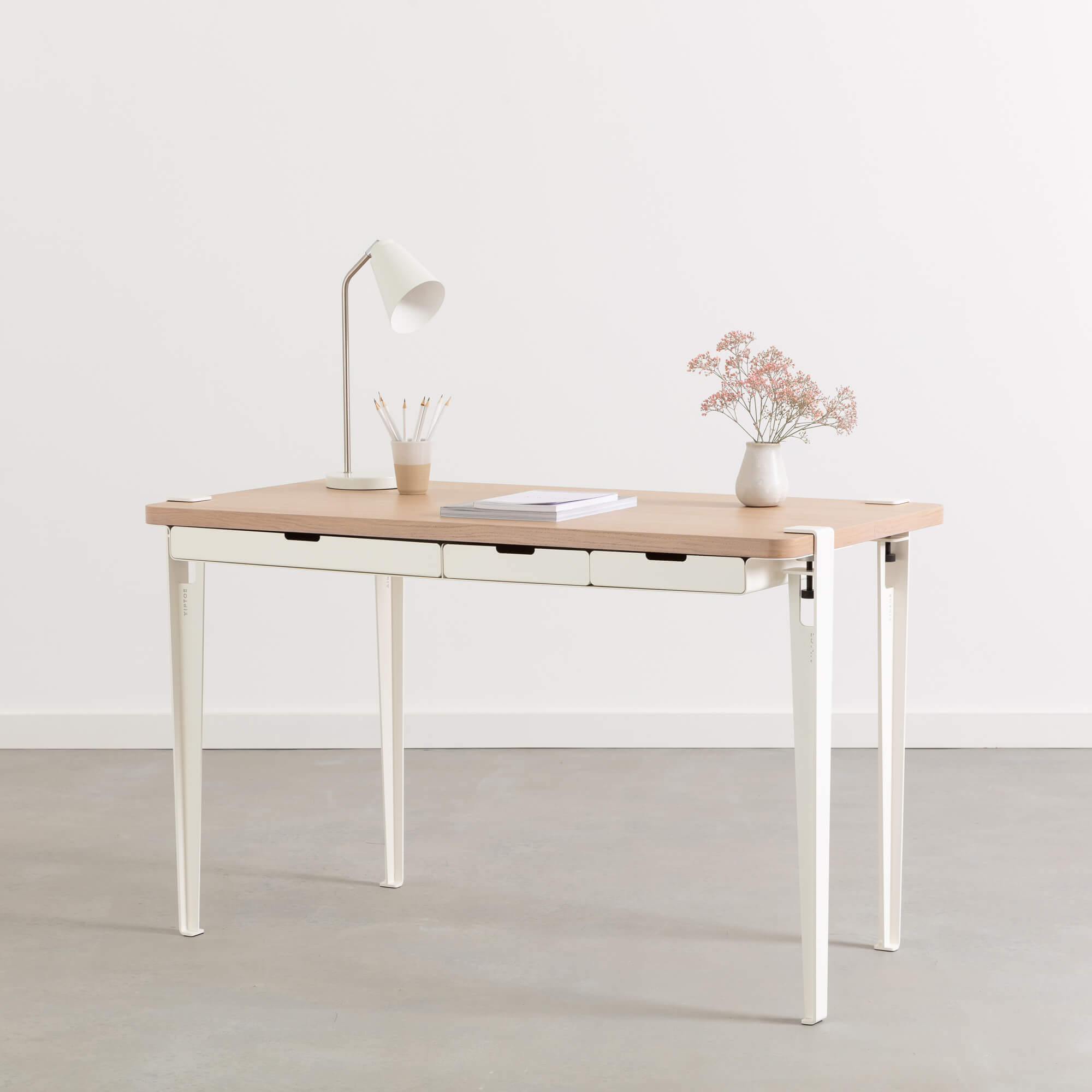 Schreibtisch Monochrome von Tiptoe