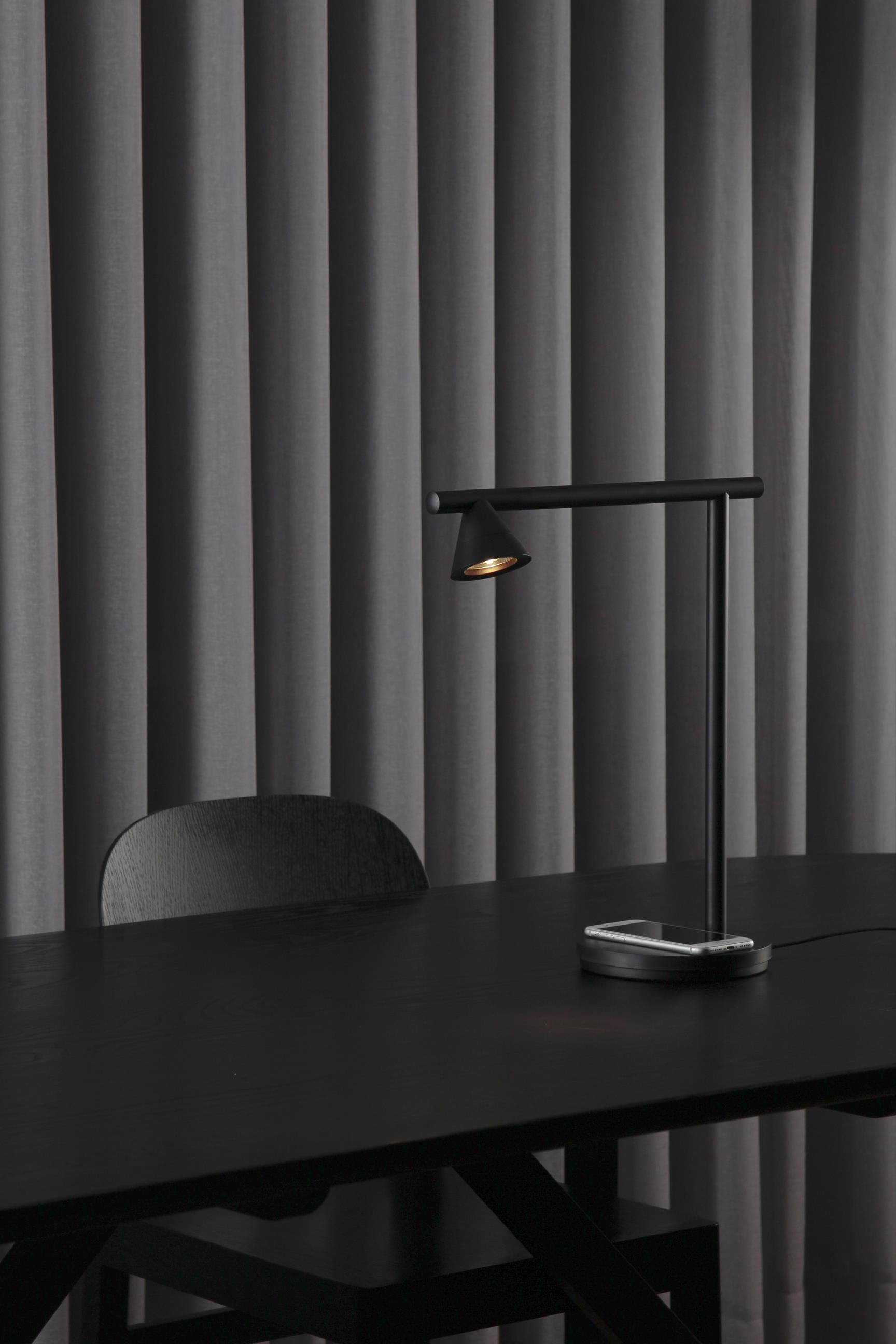 probe-desk-b01-1728x2592-small probe-desk-b01-1728x2592-small