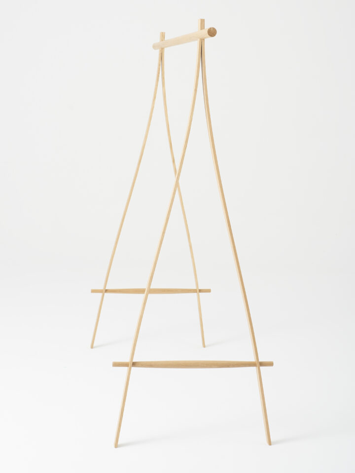made-by-hand_coat-stand_150cm_oak_from-side-720x960 made-by-hand_coat-stand_150cm_oak_from-side-720x960