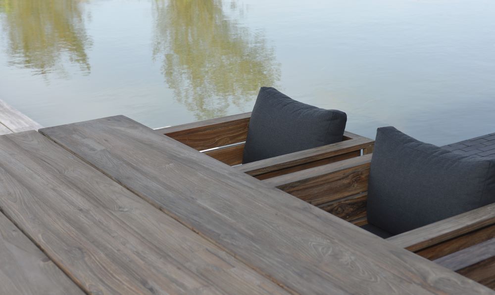2018borekteaksevillachairandtablestudioborek(1)