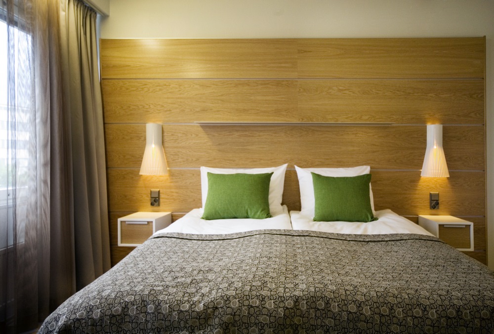 secto_design_secto_4231_hotel_salpaus_bedroom_ungewohnt(1) secto_design_secto_4231_hotel_salpaus_bedroom_ungewohnt(1)