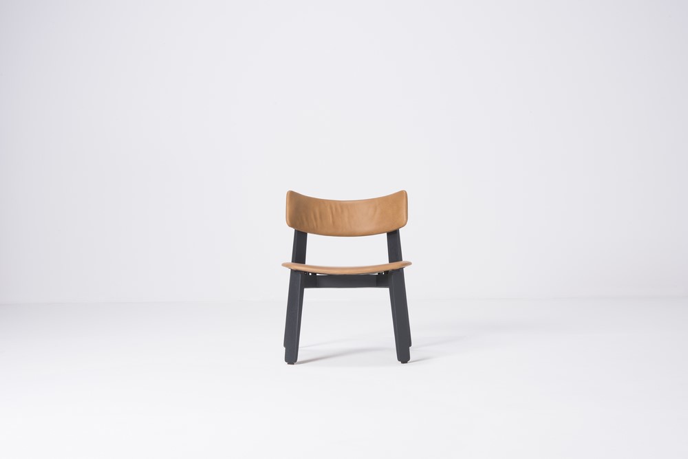 mq-st-nora-lounge-chair-60x73-56-oak-lacquer-black-grey-7021-dakar-leather-nature-4311-1_gazzda_noralounge