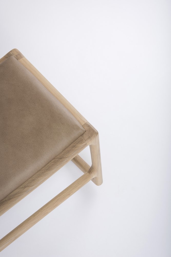 mq-st-dedo-footstool-oak-white-1015-dakar-leather-stone-1436-4_gazzda_dedofootstool mq-st-dedo-footstool-oak-white-1015-dakar-leather-stone-1436-4_gazzda_dedofootstool