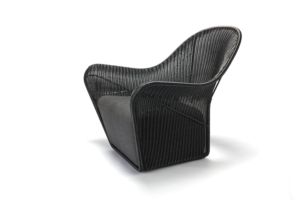 mantaoutdoor-black-frontangleh_feelgooddesign_manta mantaoutdoor-black-frontangleh_feelgooddesign_manta