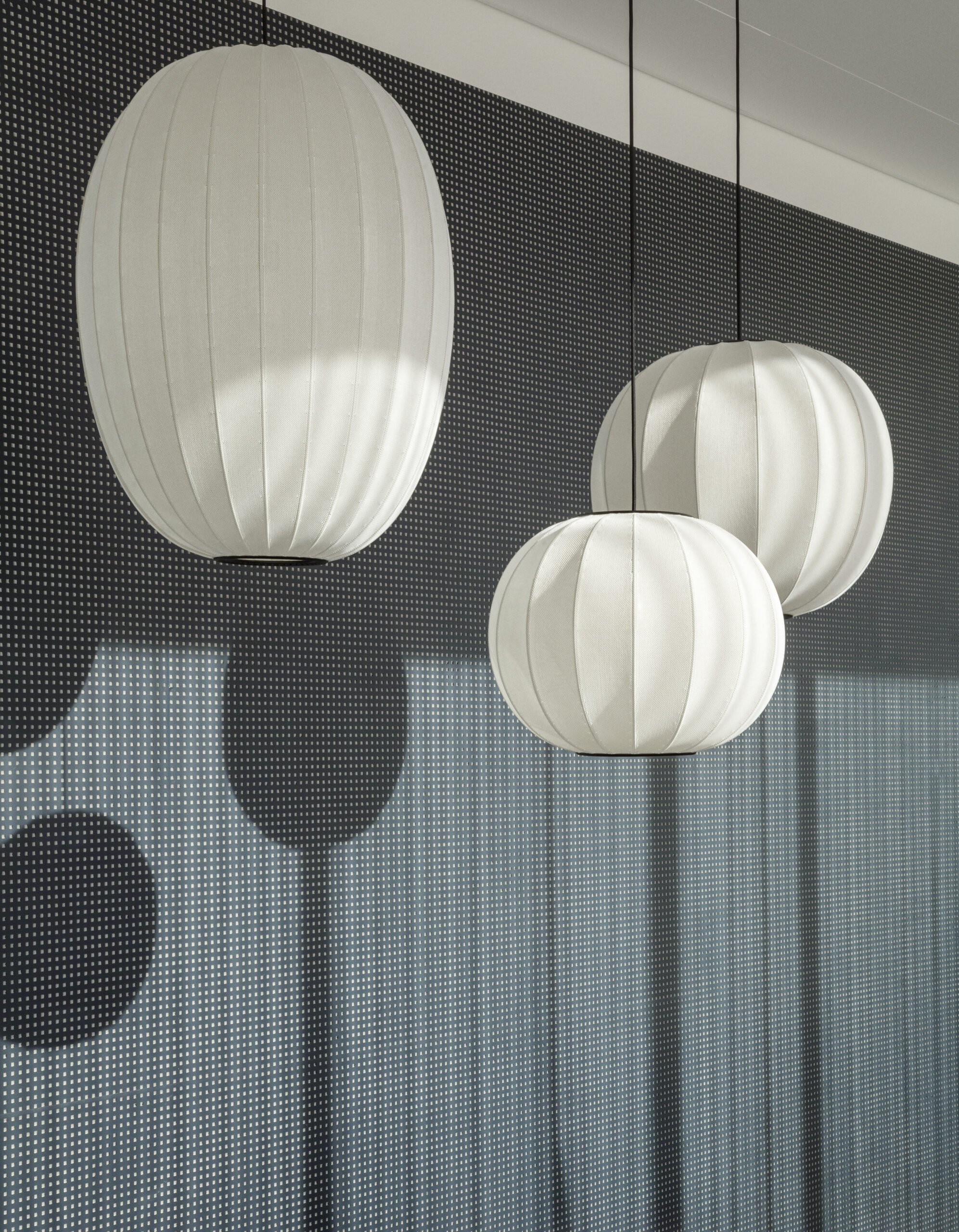 made-by-hand_knit-wit_pendants_sizes-mix_pearl-white_close-up_microsoft-scaled made-by-hand_knit-wit_pendants_sizes-mix_pearl-white_close-up_microsoft-scaled