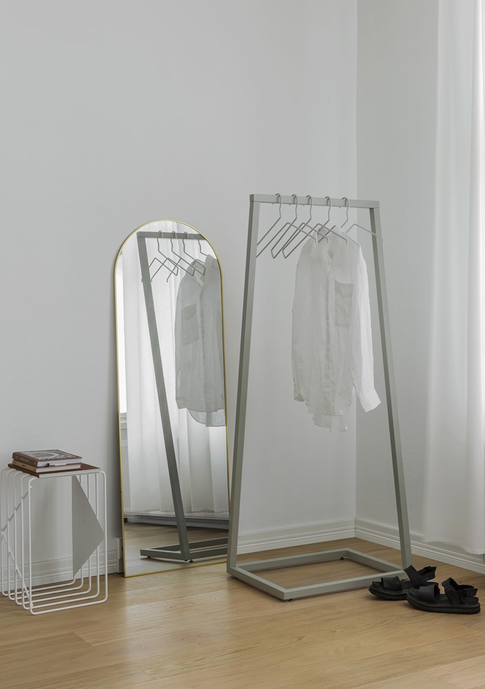 bedesign_lume_coat_stand_small_soft_grey_sku_000091_5_bedesign_lume