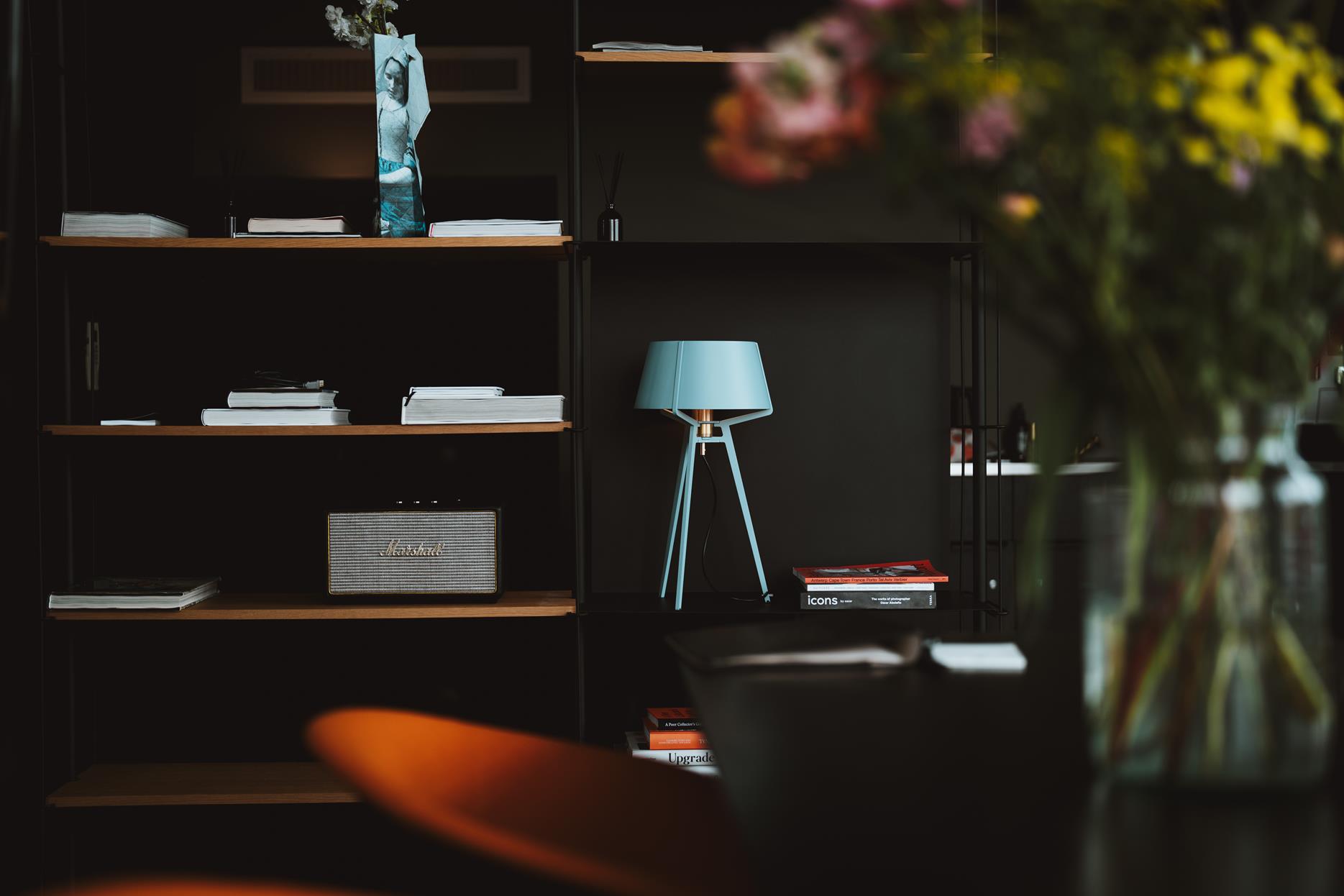 5-tonone-bella-table-ice-blue-1869x1246-small 5-tonone-bella-table-ice-blue-1869x1246-small