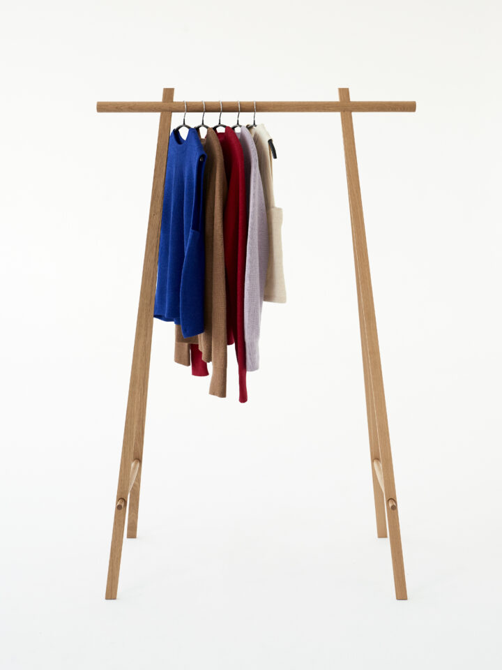 made-by-hand_coat-stand_100cm_oak-720x960 made-by-hand_coat-stand_100cm_oak-720x960