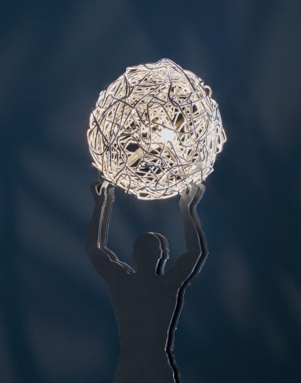 ap-uomo-della-luce-s-440x560 ap-uomo-della-luce-s-440x560