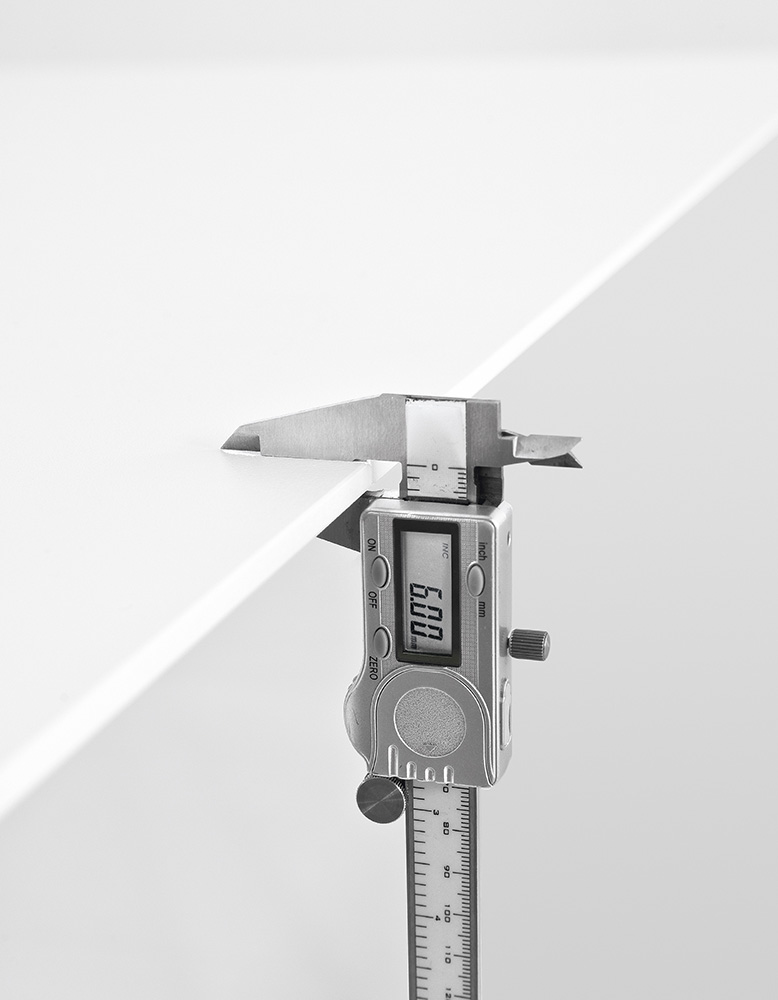 kristalia-esstisch-thin-k-aluminium-weiss-dicke-tischplatte kristalia-esstisch-thin-k-aluminium-weiss-dicke-tischplatte