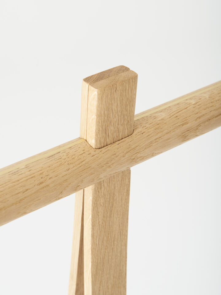 made-by-hand_coat-stand_100cm_oak_detail_legs-gathering-720x960 made-by-hand_coat-stand_100cm_oak_detail_legs-gathering-720x960