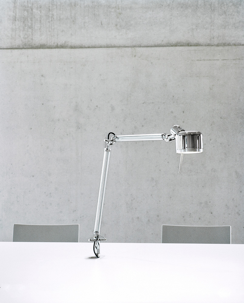 serien_job_t_furniture
